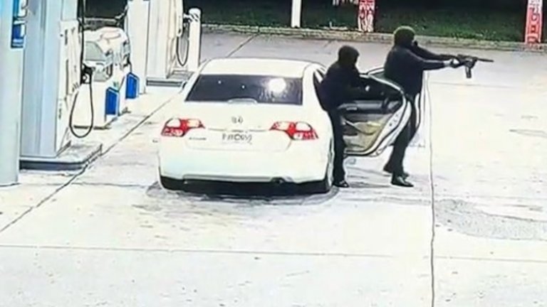 Нападатели убиха "по погрешка" невинна жена с 80 куршума в САЩ (видео)