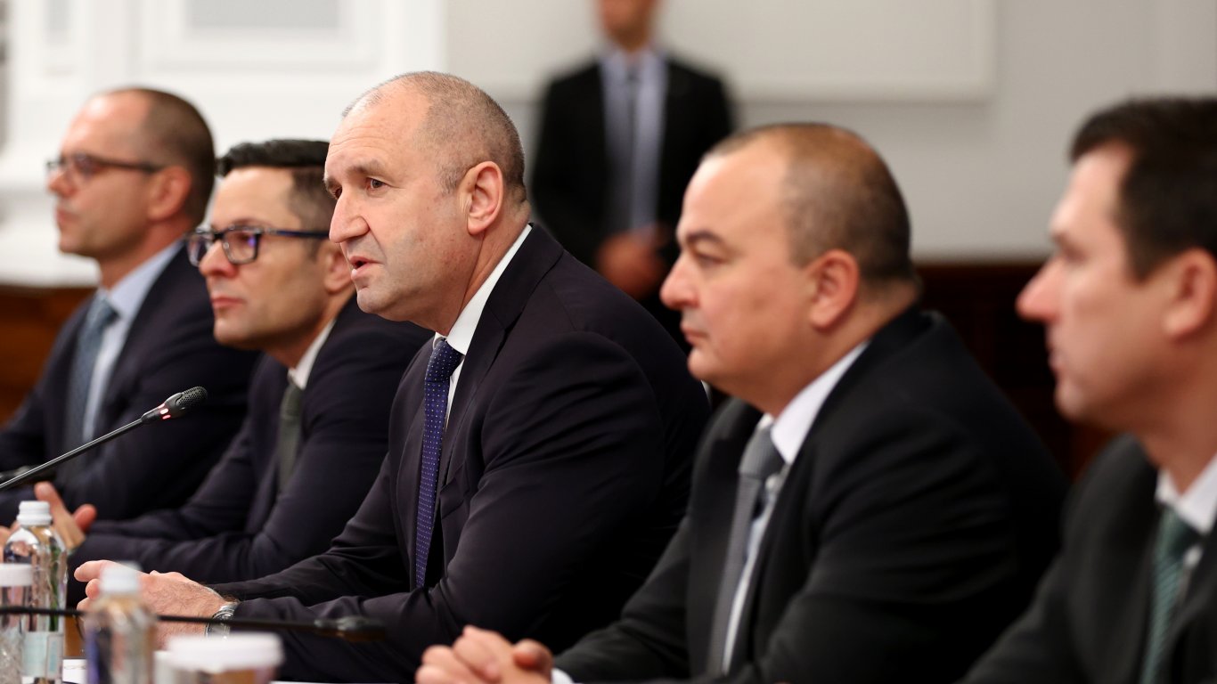 Търговски вериги обявиха намаления на цени на основни храни след среща с президента