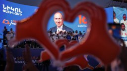 Пашинян остава на власт в Армения, прави еднопартиен кабинет, праща на съд опозицията