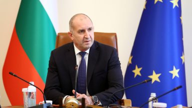 Радев: Американските самолети напускат летището до края на месеца