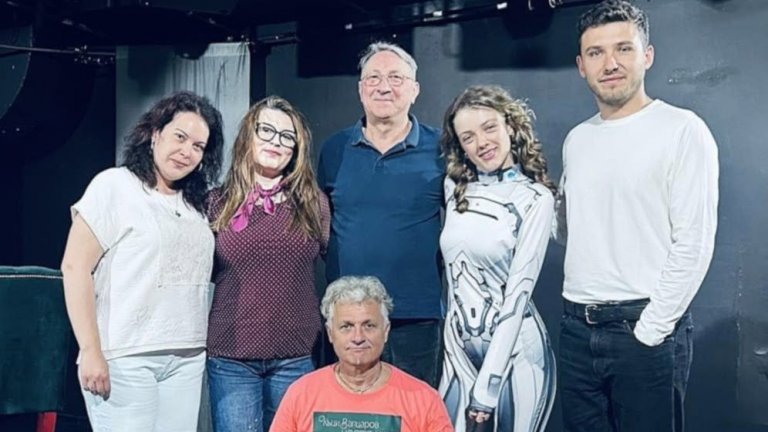"Жената пита ChatGPT" -  в Сатирата репетират пиеса от Къци Вапцаров