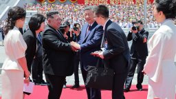 Си Цзинпин обяви "нов исторически етап" в отношенията на Китай и Северна Корея