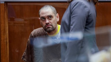 Ник Райнър иска да получи средства от семейния доверителен фонд за своята съдебна защита
