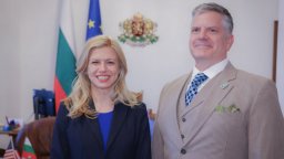 Михаела Доцова настоя за отпадане на визите на среща с дипломат №1 на САЩ у нас