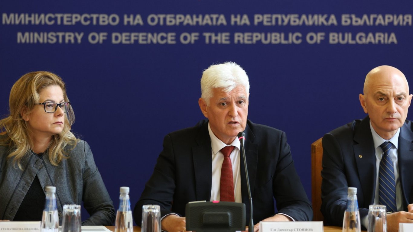 България Прекратява Доставките на Оръжие за Украйна