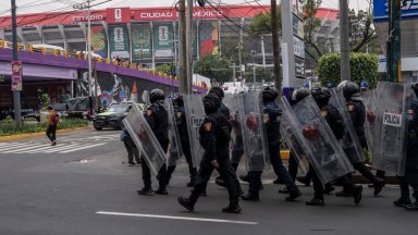 Часове преди Мондиала: Хаос, протести и гръмотевична буря застрашават мача на откриването