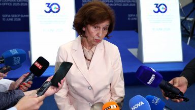 Силяновска за вписването на българите: Не съм монарх, парламентът решава