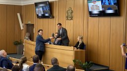 Терзиев прие макет на Паметника на Съветската армия в СОС: "Това е правилният размер"