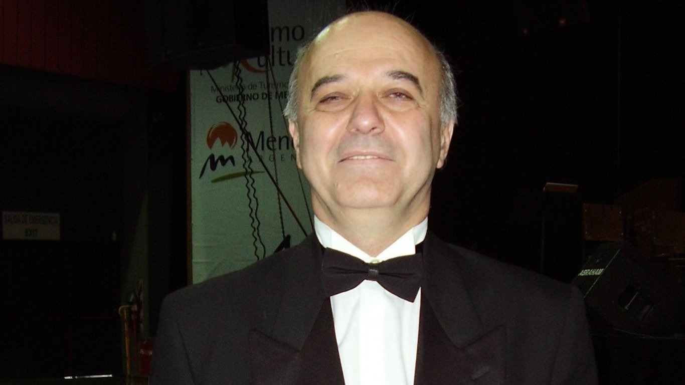 На 12 юни 2026 г почина известният български диригент Алексей