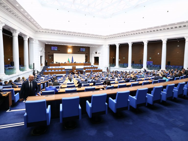 Държавата отваря пазара на ДЦК за гражданите без такси и комисиони