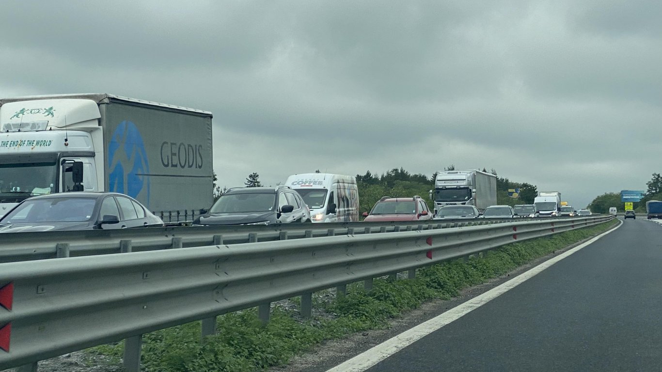 Водачите на моторни превозни средства пътуващи по автомагистрала Тракия се