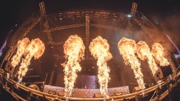 Динамичното парче Temple of Eos е химнът на AURA Festival 2026