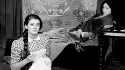Виолета Гиндева: Професията на актьора е тежка. Аплодисментите са само кратко възнаграждение