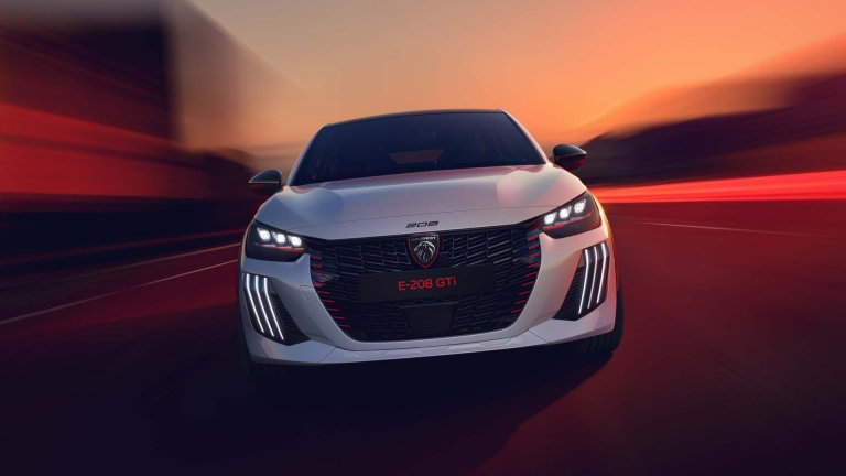 Peugeot E-208 GTi впечатлява с динамика на състезател (галерия)