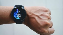 Плащане с часовник: Garmin Pay вече е достъпен за клиентите на УниКредит Булбанк