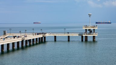 Поставиха дефибрилатор на моста на централния плаж в Бургас