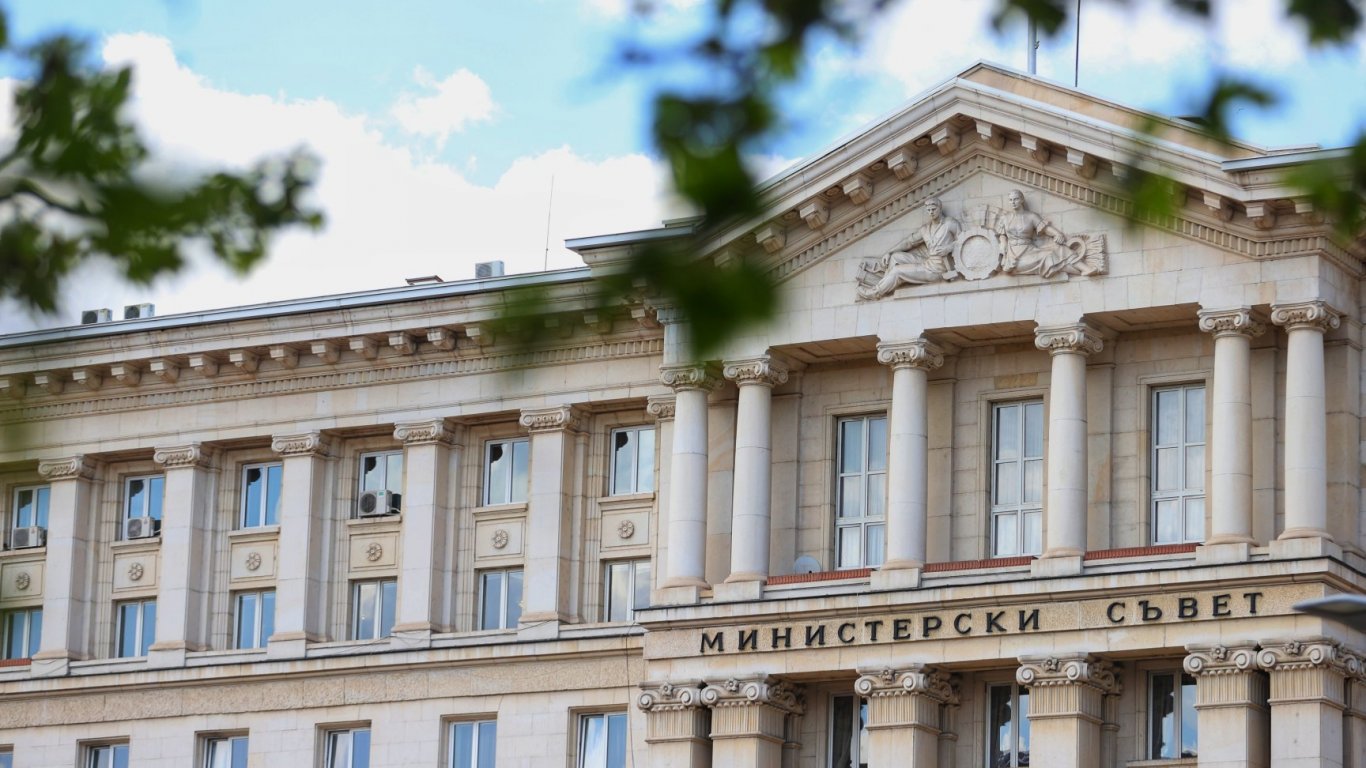 Върховен административен съд отмени решение на служебния кабинет по казуса с европейските прокурори