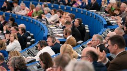 Европарламентът одобри търговското споразумение със САЩ
