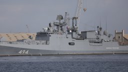 Руски военен кораб произведе предупредителни изстрели по британска яхта в Ламанша
