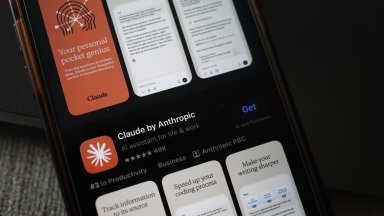 Конфликтът между Anthropic и администрацията на Тръмп не спира ръста на компанията