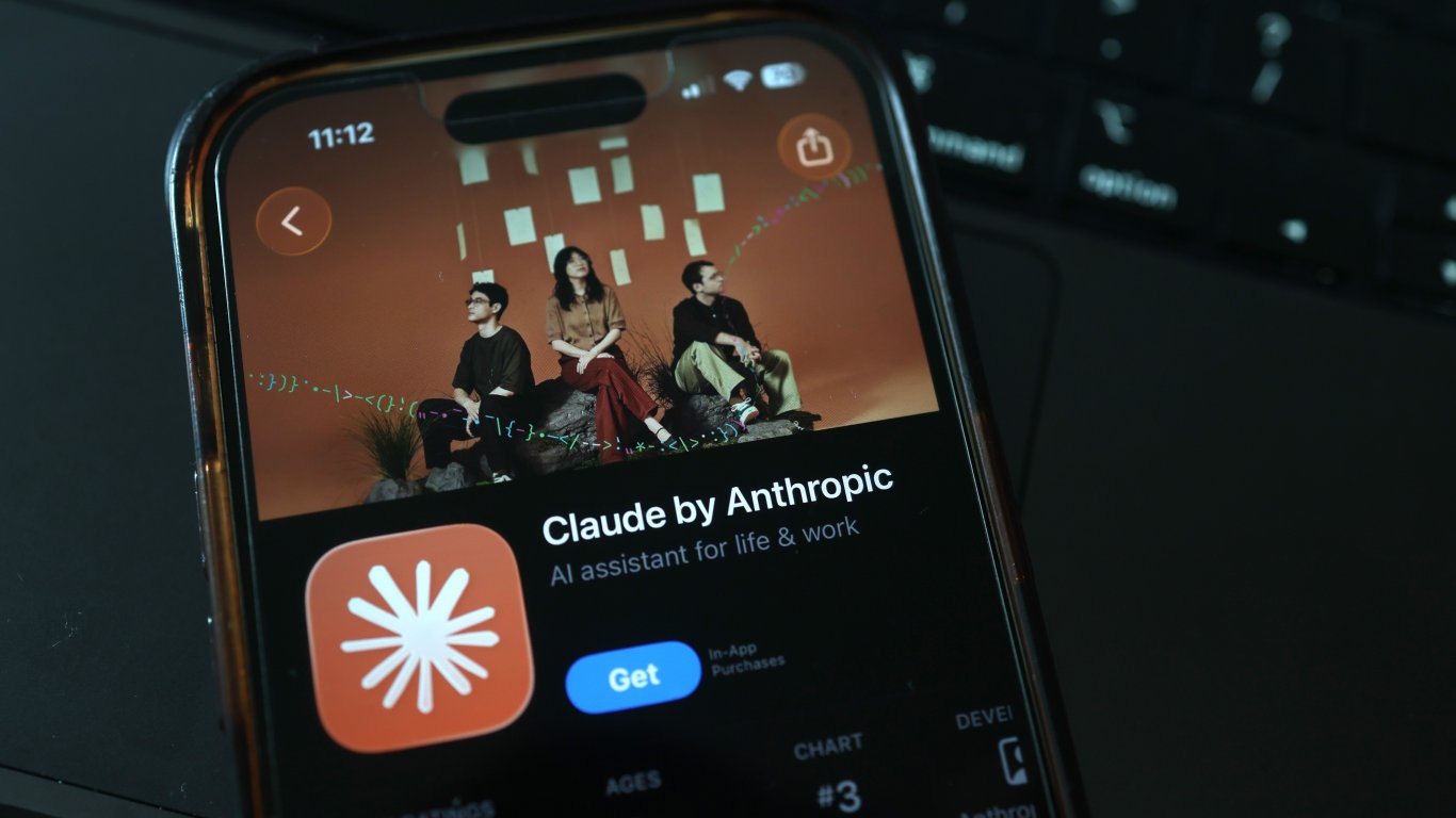 Anthropic Идентифицира Вътрешни Процеси на Обработка в AI Модели