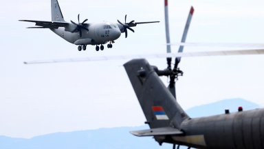Показаха зрелища битка с F-16, МиГ-29, СУ-25, "Спартан" и "Кугър“ в небето над Чешнегирово (снимки)