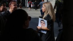 "Справедливостта изгуби смисъл за нас": Протест преди рестарта на делото за смъртта на Филип