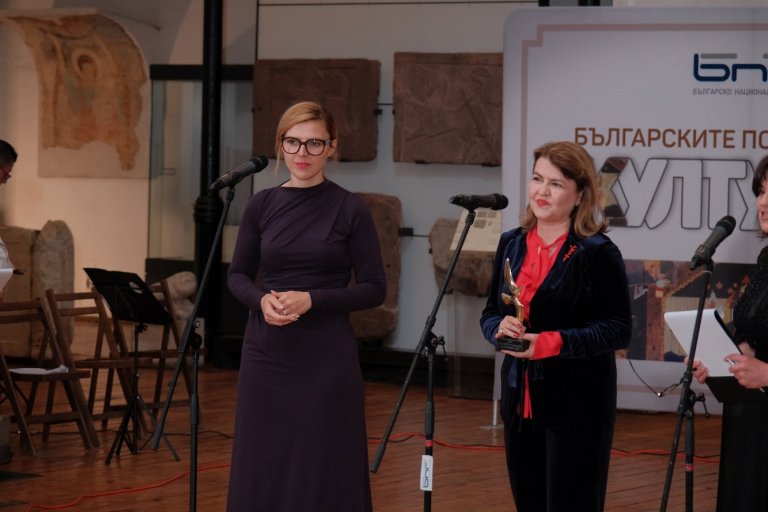 Министърът на външните работи Велислава Петрова и д-р Надежда Джакова