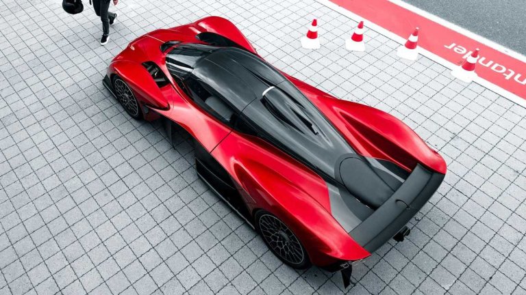 Aston Martin изтегля седем хиперколи Valkyrie заради необичаен проблем със спирачките