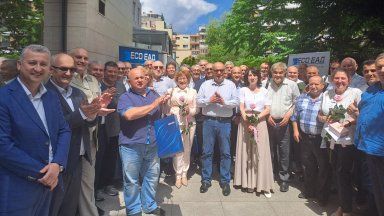 83 дългогодишни служители на ЕСО с над 35-годишен професионален принос в енергетиката получиха отличия по повод Деня на енергетика