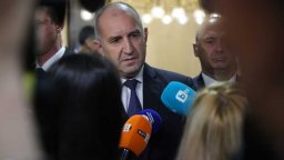 Радев: Няма да допуснем санкции на Вагит Алекперов и да се простреляме в крака с "Лукойл"