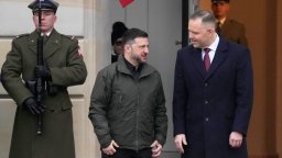 Навроцки лиши Зеленски от най-високото държавно отличие на Полша