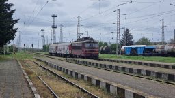 Две 17-годишни момчета са пострадали от токов удар в района на старозагорската гара