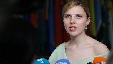 Велислава Петрова: Като всяка жена политик мога спокойно да изразявам себе си с облеклото си
