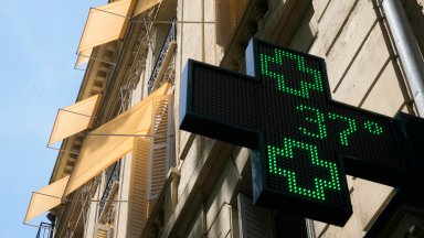 Европа е обхваната от изнурителна гореща вълна, тя ще бъде и продължителна