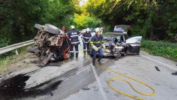 28-годишен шофьор навлезе в насрещното край Свищов, при челен удар загина другият водач