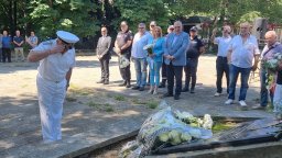 Варна почете героите, спасили града след взрива на танкера "Ерма" (снимки)