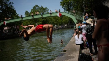 Вчера е бил най-горещият ден, регистриран някога във Франция, според официални данни