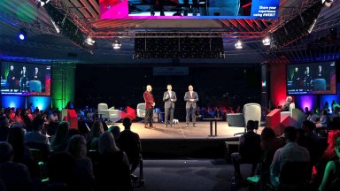 Webit 2026 откри деня с робот на сцената и разговор на живо с трима членове на правителството 
