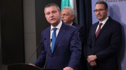 ГЕРБ ще подкрепи "Синя България" за промени в Конституцията заради държавния дълг