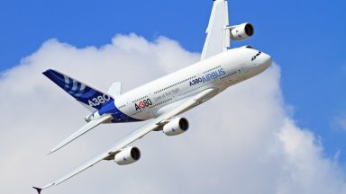 Агенцията за авиационна безопасност на ЕС разпореди проверки на 16 самолета "Еърбъс A380" заради микропукнатини по крилата