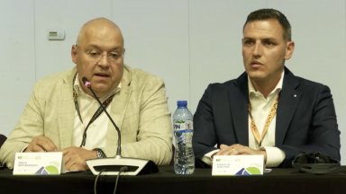 Управителите на "Порше": Достъпната чиста енергия е ключът към масовия преход към електромобили