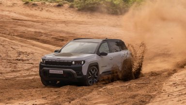 Jeep разкри офроуд възможностите на новия Compass 4xe