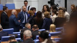 Парламентът забрани на Висшия съдебен съвет с изтекъл мандат да кадрува