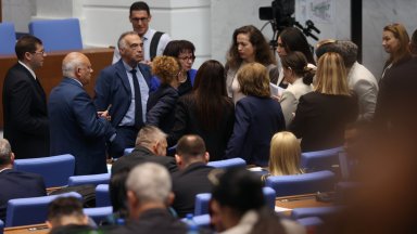 Парламентът забрани на Висшия съдебен съвет с изтекъл мандат да кадрува