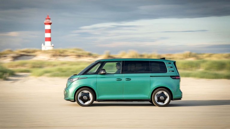 Volkswagen ID. Buzz бил "на косъм" от сдобиване с бензинов двигател