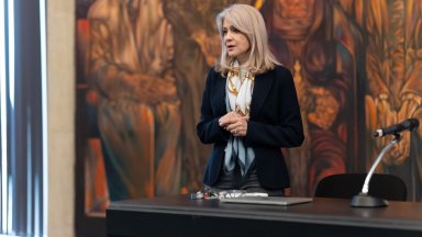Уволниха шефката на НДК