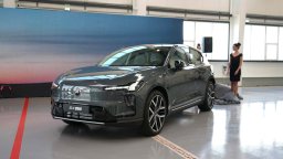 Volvo EX60 „кацна“ в България с ексклузивна премиера на летището