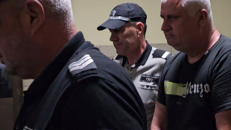 Оставиха в ареста тираджията от "Тракия", катастрофирал със спукана гума и преди 2 г. 