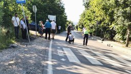 Кола помете мотопед с момче и момиче на 16 и 17 г. край Мездра, загинаха на място